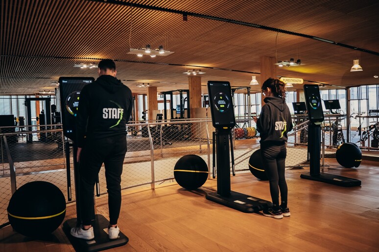 Pedana intelligente in palestra (@ Technogym Checkup ) - RIPRODUZIONE RISERVATA