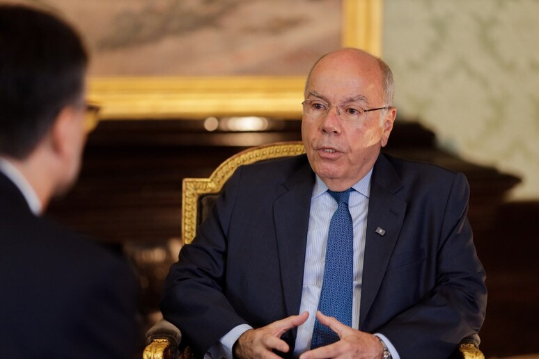 - RIPRODUZIONE RISERVATA