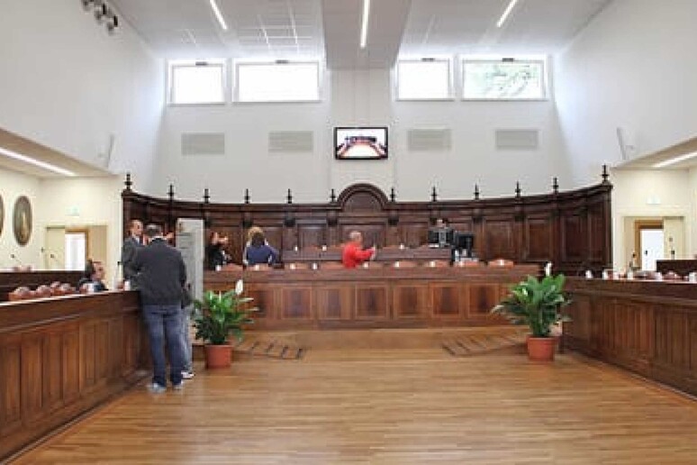 - RIPRODUZIONE RISERVATA