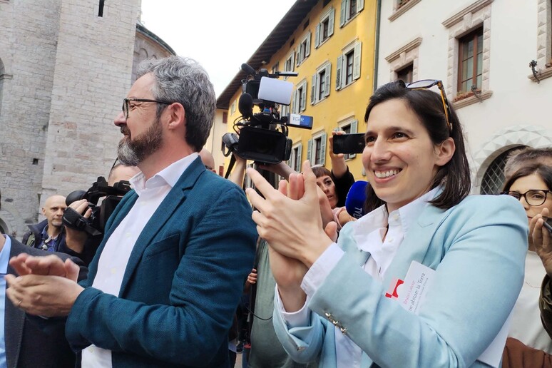 - RIPRODUZIONE RISERVATA