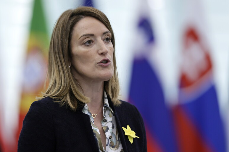 - RIPRODUZIONE RISERVATA