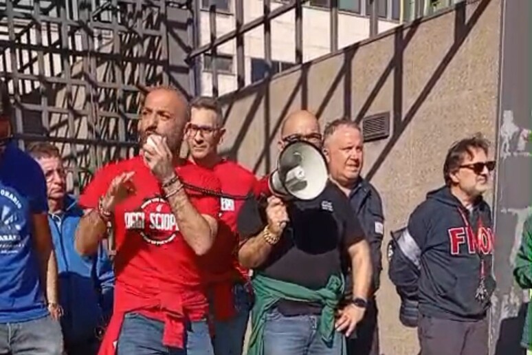 - RIPRODUZIONE RISERVATA