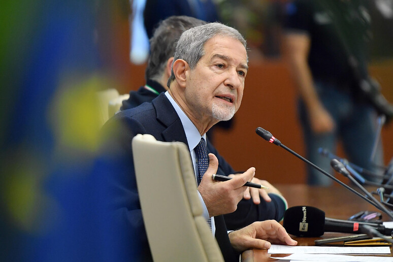 - RIPRODUZIONE RISERVATA
