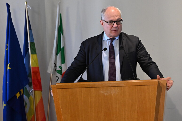 - RIPRODUZIONE RISERVATA