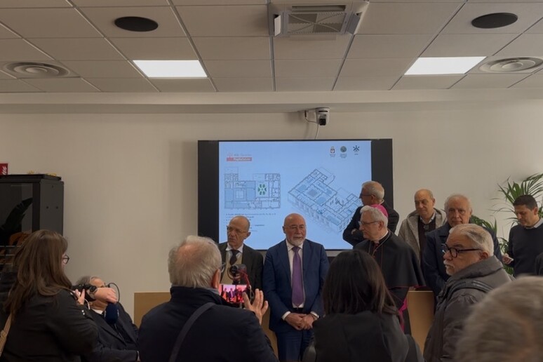 - RIPRODUZIONE RISERVATA