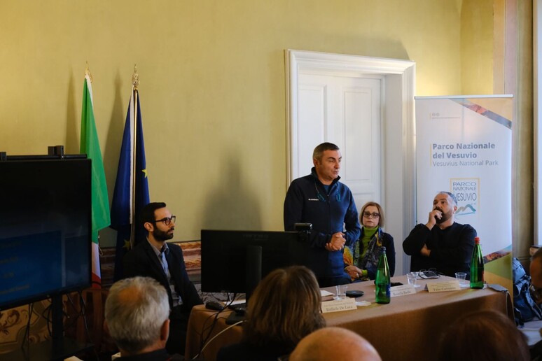 - RIPRODUZIONE RISERVATA