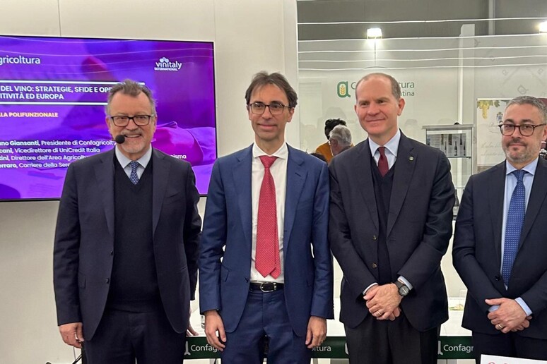 - RIPRODUZIONE RISERVATA