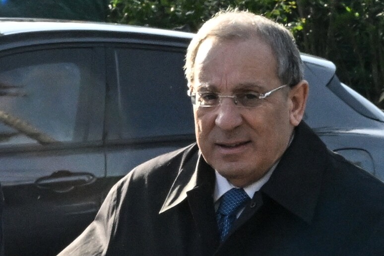 - RIPRODUZIONE RISERVATA