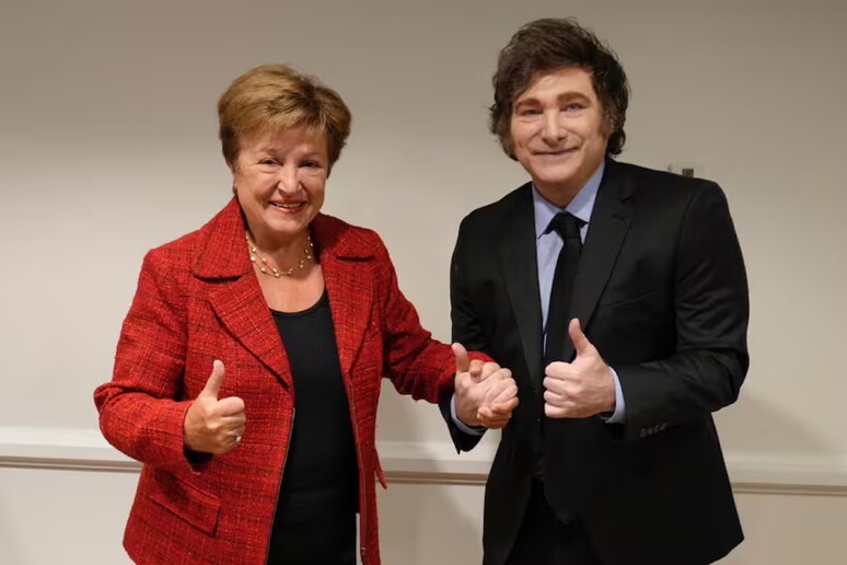 - RIPRODUZIONE RISERVATA