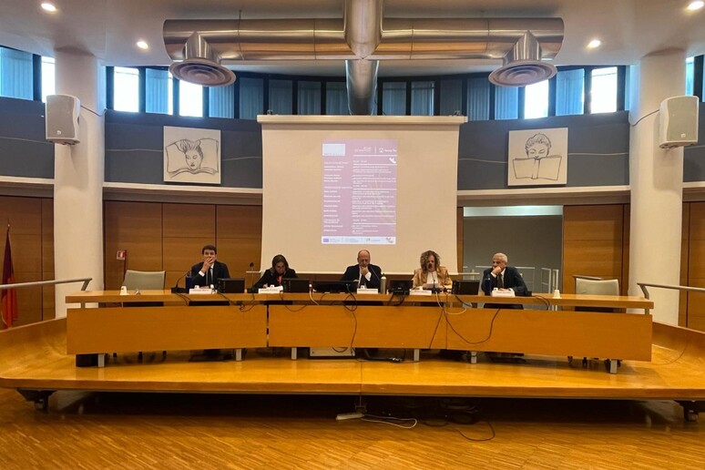 - RIPRODUZIONE RISERVATA