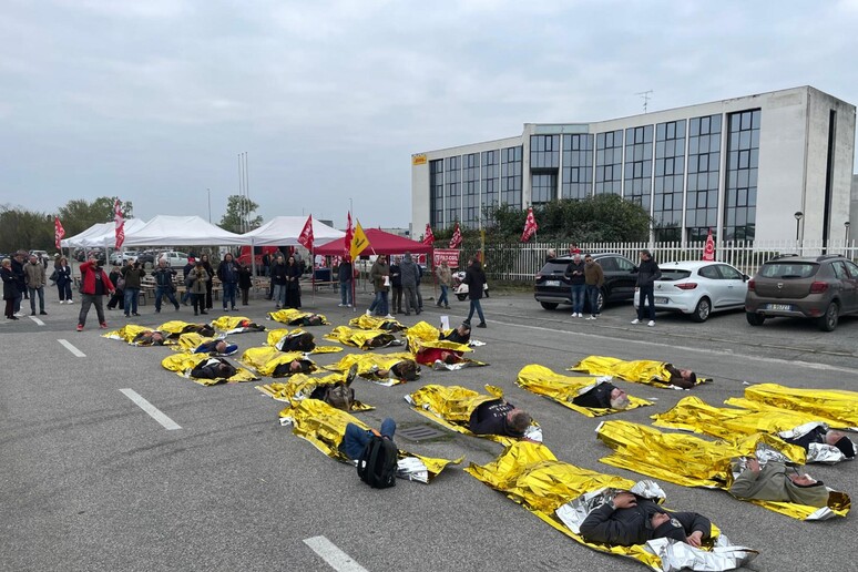 - RIPRODUZIONE RISERVATA