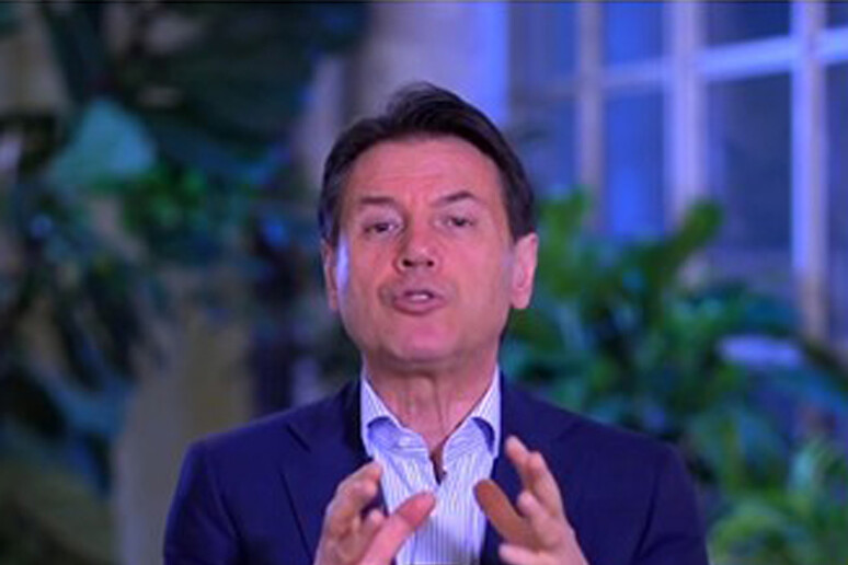 - RIPRODUZIONE RISERVATA