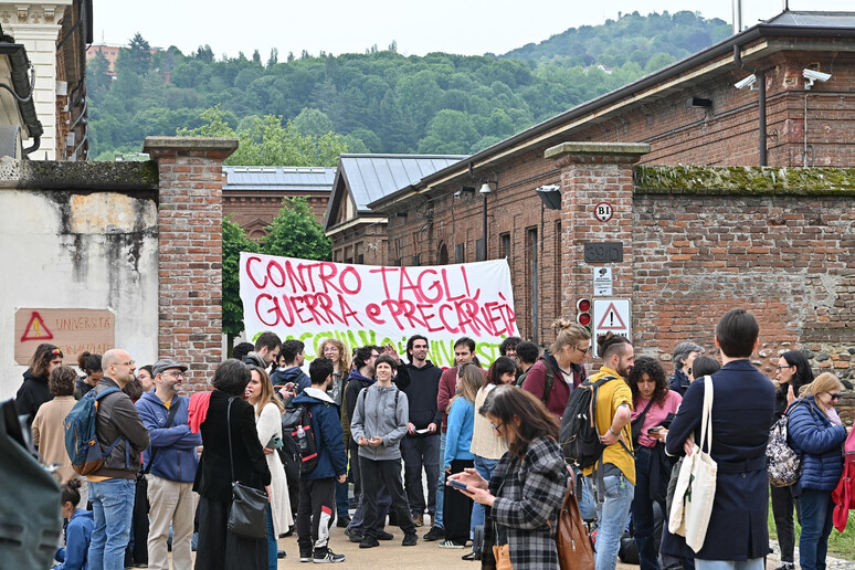 - RIPRODUZIONE RISERVATA