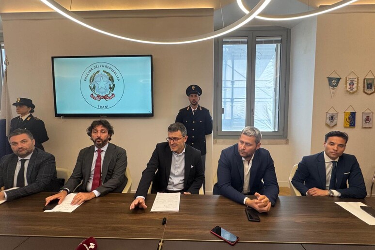 - RIPRODUZIONE RISERVATA