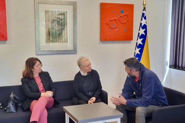 - RIPRODUZIONE RISERVATA