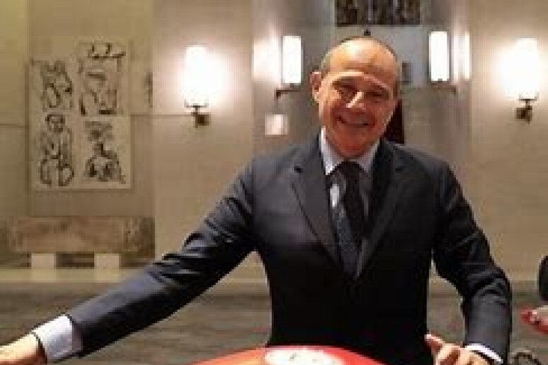 - RIPRODUZIONE RISERVATA