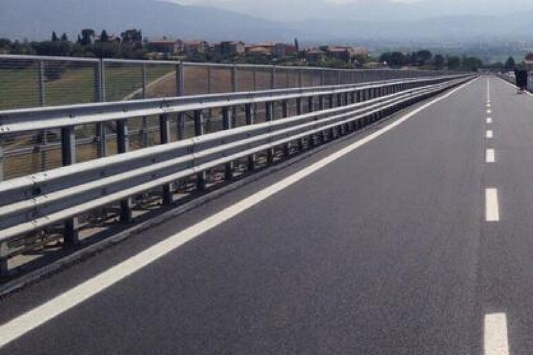 - RIPRODUZIONE RISERVATA