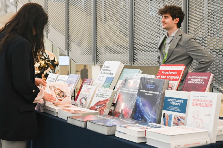 - RIPRODUZIONE RISERVATA