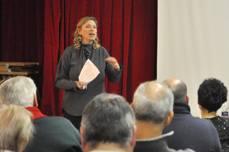 - RIPRODUZIONE RISERVATA