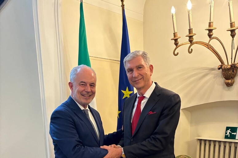 - RIPRODUZIONE RISERVATA
