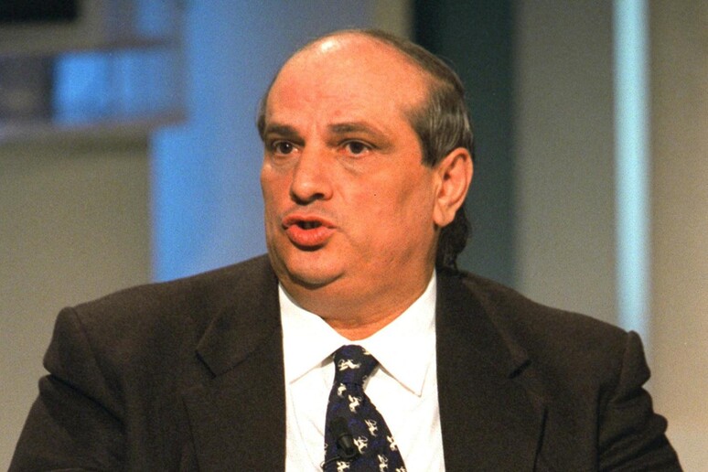 - RIPRODUZIONE RISERVATA