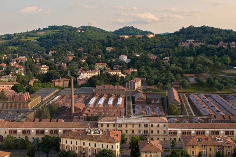 - RIPRODUZIONE RISERVATA