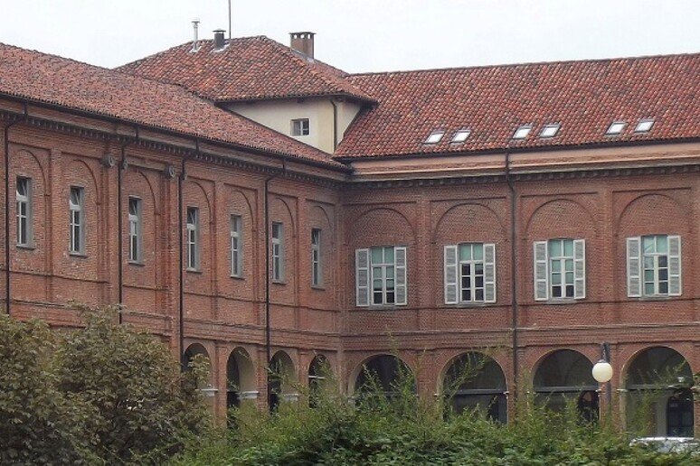 - RIPRODUZIONE RISERVATA