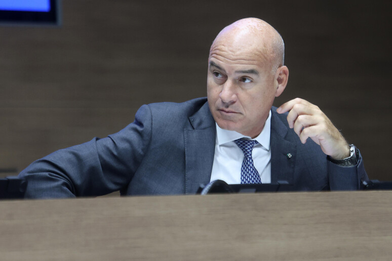 - RIPRODUZIONE RISERVATA