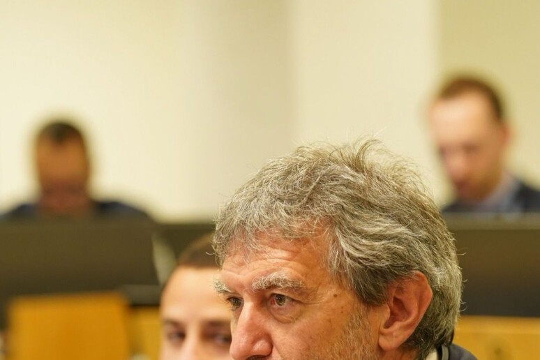 - RIPRODUZIONE RISERVATA