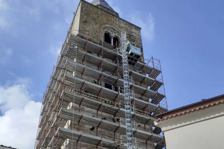 - RIPRODUZIONE RISERVATA