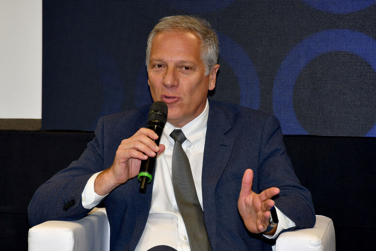 - RIPRODUZIONE RISERVATA