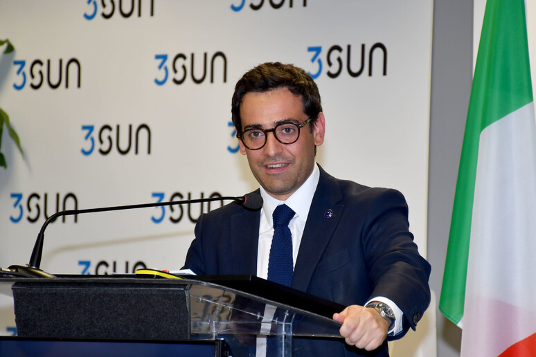 - RIPRODUZIONE RISERVATA