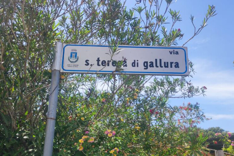 - RIPRODUZIONE RISERVATA