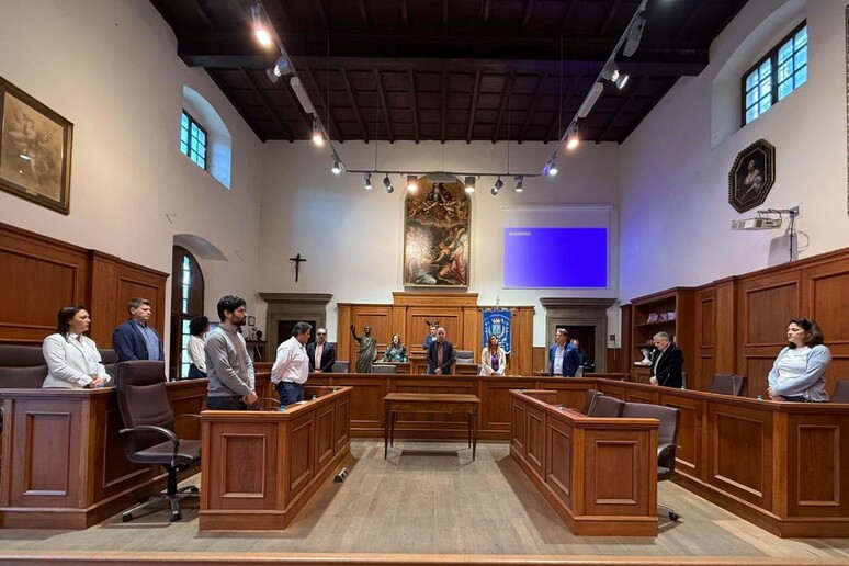- RIPRODUZIONE RISERVATA