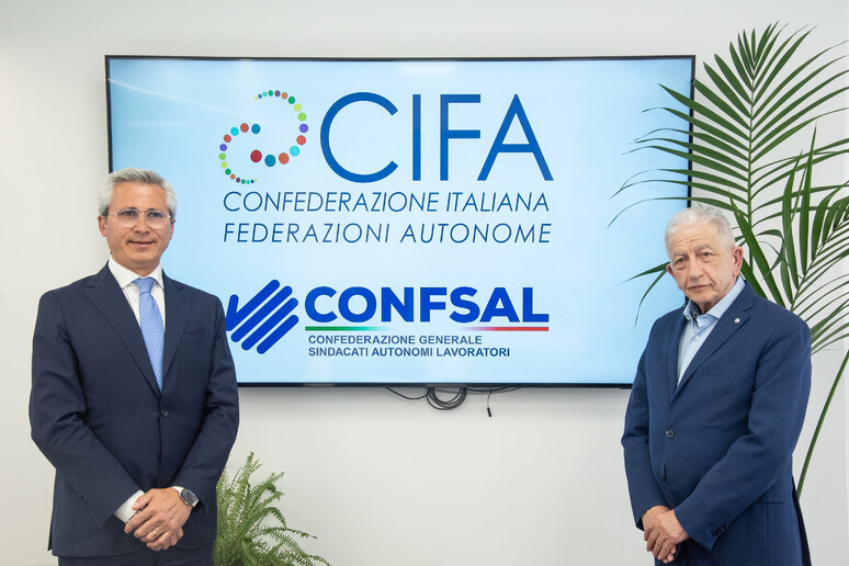 - RIPRODUZIONE RISERVATA