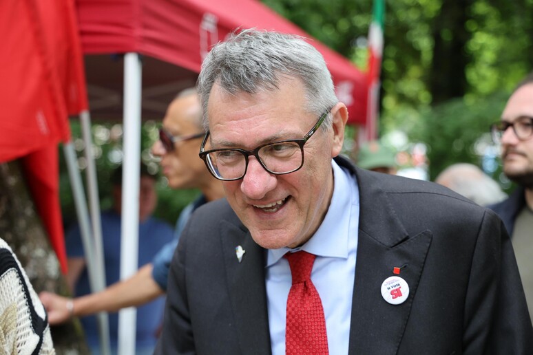 - RIPRODUZIONE RISERVATA