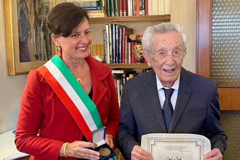 - RIPRODUZIONE RISERVATA