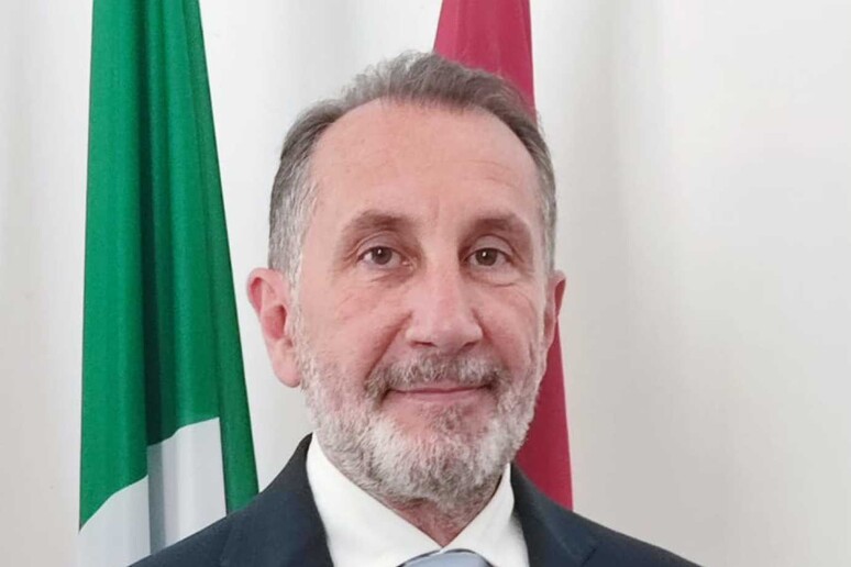 - RIPRODUZIONE RISERVATA
