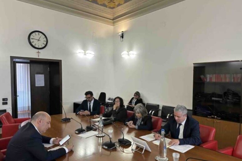 - RIPRODUZIONE RISERVATA