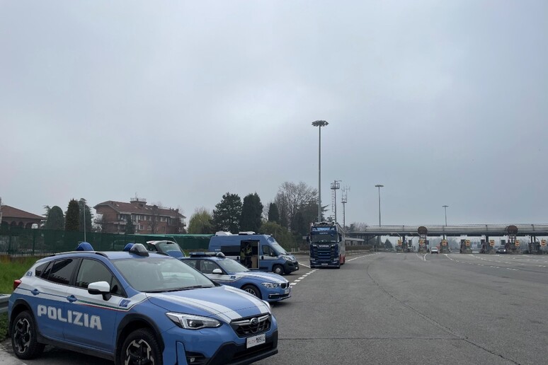 - RIPRODUZIONE RISERVATA