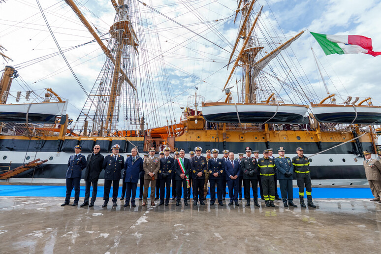 Tour Mediterraneo Vespucci tappa di Palermo. Foto arrivo e cerimonia - RIPRODUZIONE RISERVATA