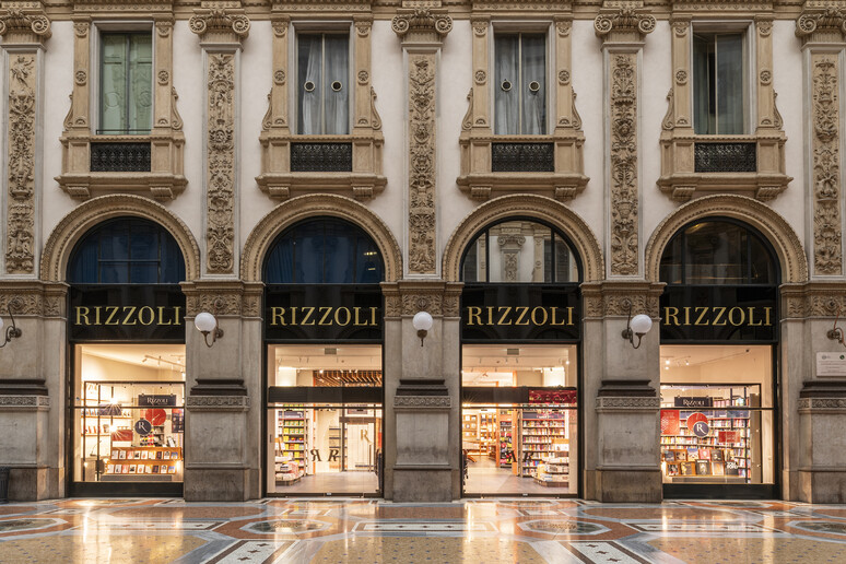 - RIPRODUZIONE RISERVATA