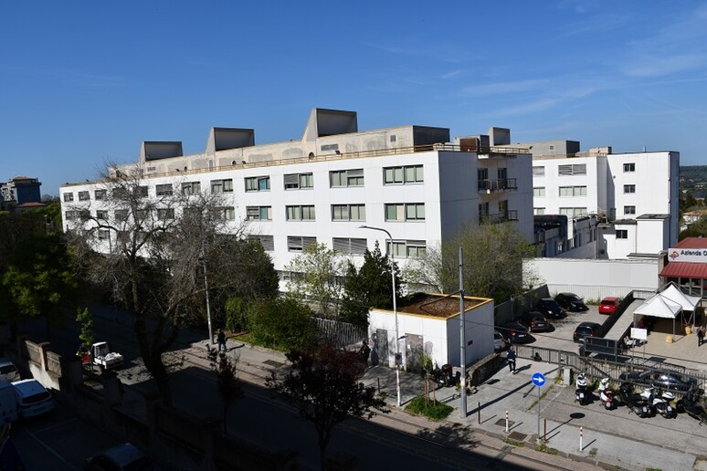 - RIPRODUZIONE RISERVATA