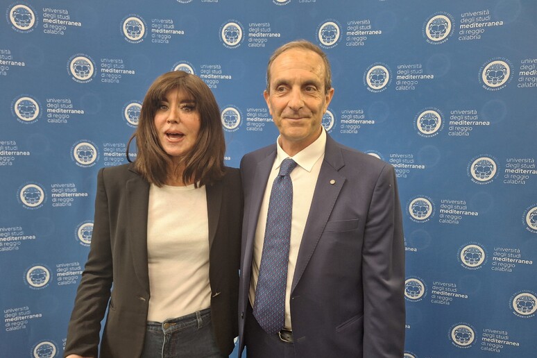 - RIPRODUZIONE RISERVATA