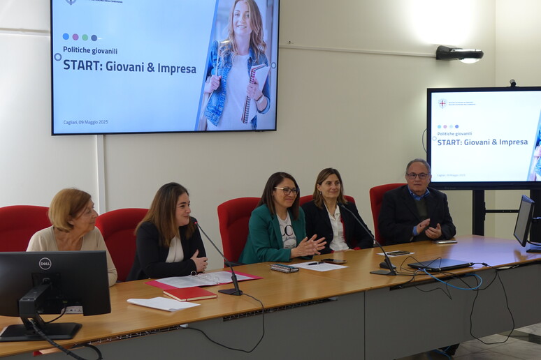- RIPRODUZIONE RISERVATA