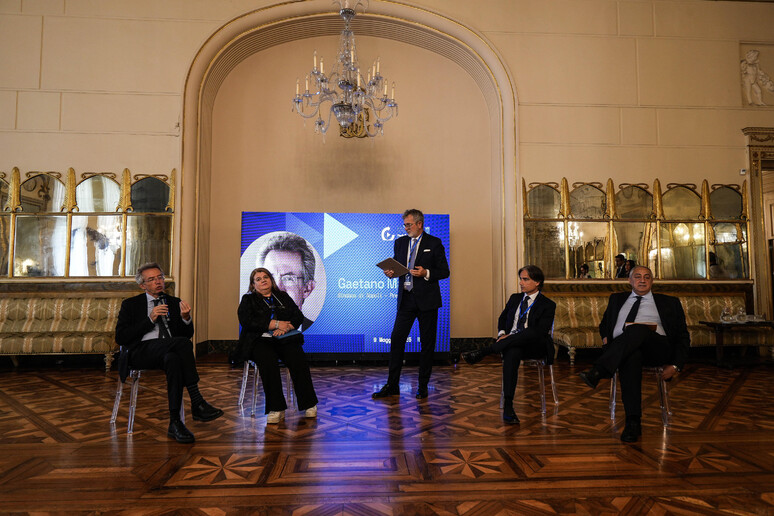 - RIPRODUZIONE RISERVATA
